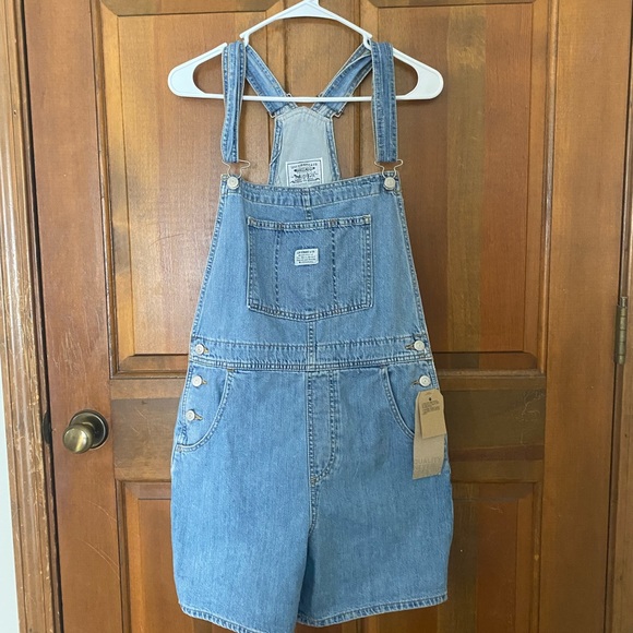 Levi's Pants - Levi Strauss & Co NWT Light Denim Overall Shorts | M